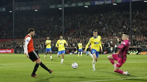 Santi definió de zurda para firmar su doblete