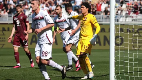 Turin, Italy, 16th April 2023. Guillermo Ochoa of Salernitana organises his defence during the Serie A match at Stadio G
