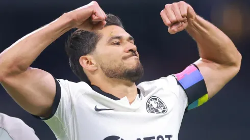 Henry Martín terminó lastimado ane Cruz Azul.