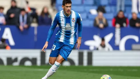 César Montes seguirá en Europa