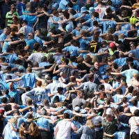 ¿Por qué los fanáticos del Manchester City celebran de espaldas?