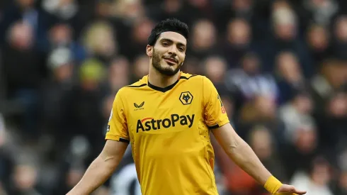 Raúl Jiménez actualmente se desempeña en el Wolverhampton de la Premier League.