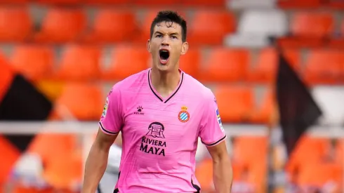 César Montes se encuentra definiendo su futuro en el fútbol europeo.