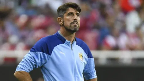 Veljko Paunovic tiene que decidir quién será el portero titular de las Chivas.