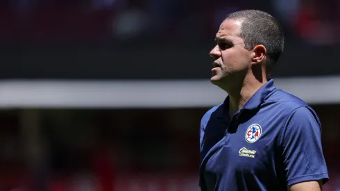 Jardine y un dolor de cabeza.