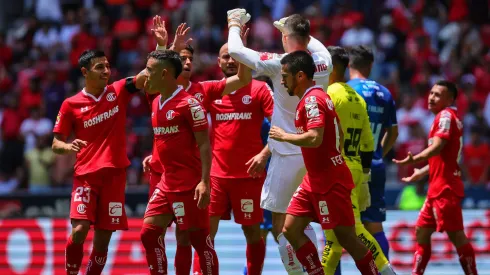 Los jugadores del Deportivo Toluca celebrando un gol.