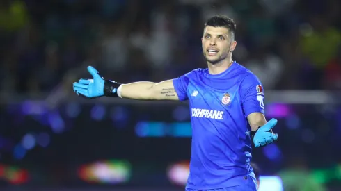 Cruz Azul insiste por la contratación de Tiago Volpi.