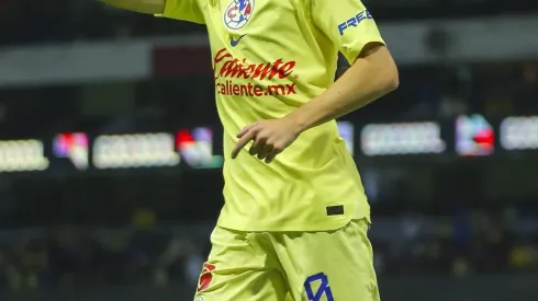 Desde España vienen por una figura del América.