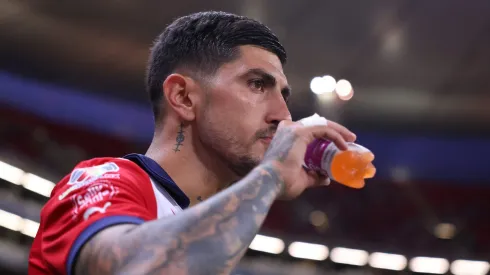 Víctor Guzmán, con un pie afuera de las Chivas.