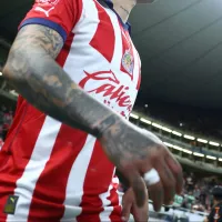 Estrella de la NBA apareció con la camiseta de Chivas Guadalajara por Chicharito Hernández