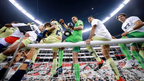 El ex América que se quedó hasta tarde viendo a las Águilas.