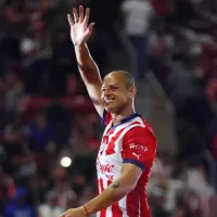 La decisión que Fernando Gago tomó con Chicharito Hernández para el partido ante Pumas UNAM