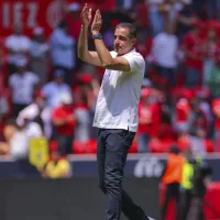 ¡Grande, Profe! Renato Paiva se perdió los festejos por platicar con niños del Toluca