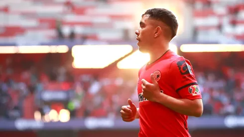 Leo Fernández podría seguir lejos de México.