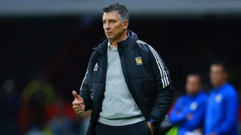 Robert Siboldi continúa como DT de Tigres.