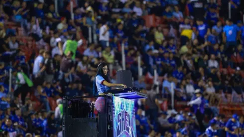 Los aficionados mostraron su pasión por el futbol.