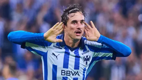 El factor que podría cambiar las negociaciones entre Chivas y Rayados por Jordi Cortizo