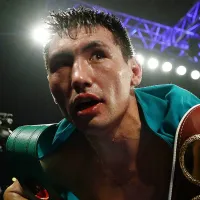 Janibek Alimkhanuly se desmayó en el corte de peso y pospuso su pelea, ¿se aleja de Canelo Álvarez?