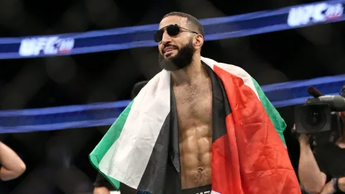 Belal Muhammad va con la bandera de Palestina y su particular estilo en la búsqueda del título wélter de la UFC.