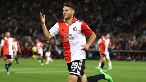 Santiago Giménez habló sobre los rumores de su futuro