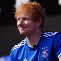 La historia de Ed Sheeran con Ipswich Town, equipo que volvió a jugar en la Premier League tras 22 años