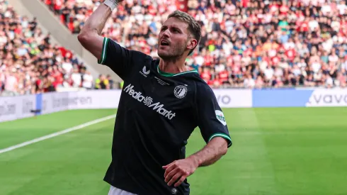 Santiago Giménez podría ir a la Premier League gracias a un gigante de Europa