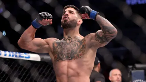 Ilia Topuria se aproxima a una de las peleas más importantes de su vida ante Max Holloway.