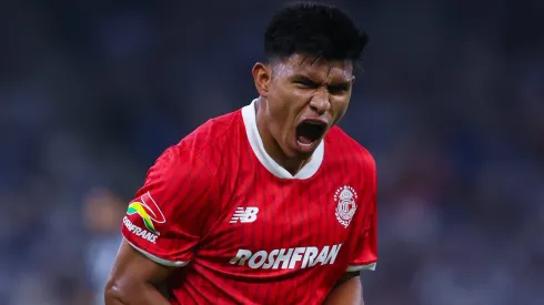 Jesús Gallardo celebró su gol con Toluca