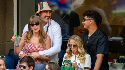 Kelce y Mahomes, amigos también fuera del campo.