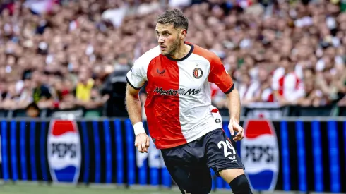 El delantero mexicano estuvo cerca de emigrar a Inglaterra.