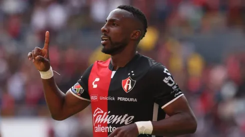 Julián Quiñones observó el Clásico Tapatío