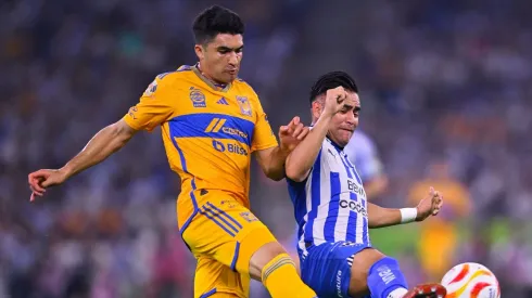 RECORD DATE NOT STATED Futbol Mexicano Clausura 2024 Monterrey 3 1-1 2 Tigres UANL - CFV Nicolas Ibanez L of Monterrey fights for the ball with Edson Gutierrez R of Monterrey during the Quarterfinals second leg match between Monterrey and Tigres UANL as part of the Torneo Clausura 2024 Liga BBVA MX at BBVA Bancomer Stadium on May 12, 2024 in Monterrey, Nuevo Leon, Mexico. MONTERREY NUEVO LEON MEXICO PUBLICATIONxNOTxINxMEXxCHNxRUS Copyright: xCristianxdexMarchenax 20240513001326_LMX_C24_CFV_MTY_UANL_IBANEZ347