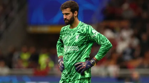 Alisson no será de la partida ante los 'Blues'.