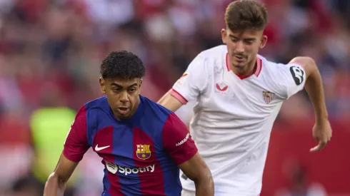 Barcelona y Sevilla se enfrentan por La Liga.