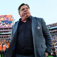 ¿Fue una defensa fallida? La crítica de Miguel Herrera a Santiago Giménez: "Nos lo cambian en el avión"