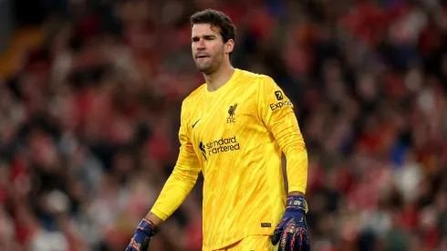 Alisson no estará presente en el juego de Champions.