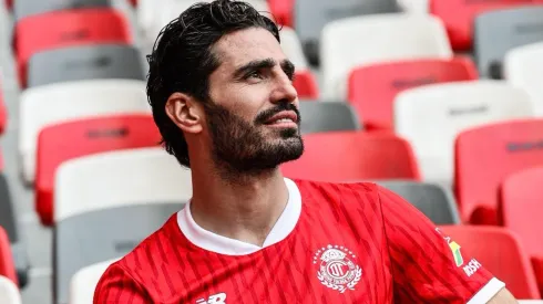 No les gustó: la reacción de la afición de Toluca al fichaje del Pollo Briseño desde Chivas
