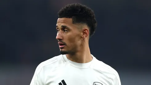 William Saliba no juega ante Aston Villa