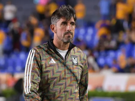 La decisión que tomó Veljko Paunovic mientras espera por ofertas
