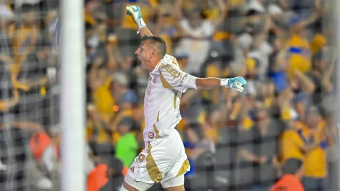 Guzmán alcanzó las 14 victorias con Tigres frente a Rayados.