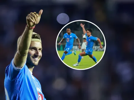 La reacción de Santi Giménez a la goleada de Cruz Azul a Vancouver en el primer tiempo