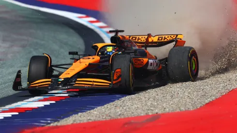 Oscar Piastri a bordo del McLaren en la F1