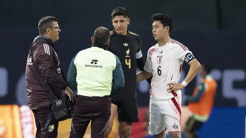 Edson Álvarez abandonó el campo de juego a los 32 minutos del primer tiempo.