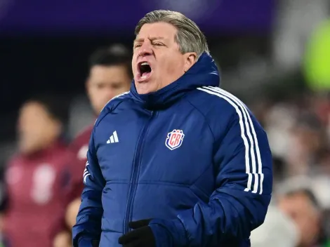 Mientras Miguel Herrera lucha por continuar en Costa Rica, FIFA le da un duro golpe