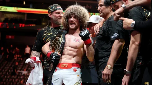 Merab Dvalishvili extendió su dominio en el peso gallo.