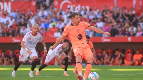 Robert Lewandowski falló un penal ante Sevilla.