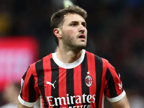 Prestigioso periódico italiano sepultó a Santiago Giménez con solo 6 palabras