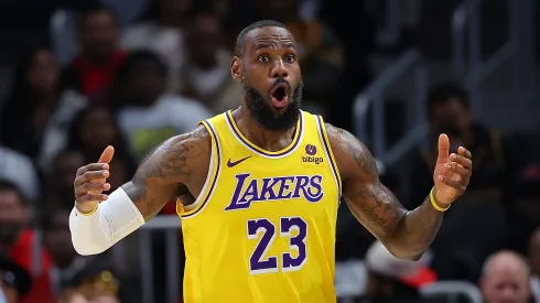 LeBron James todavía no debutó en la Temporada Regular