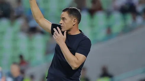 Francisco Rodríguez, entrenador de Santos Laguna, no está presente en el partido de su equipo ante Pachuca