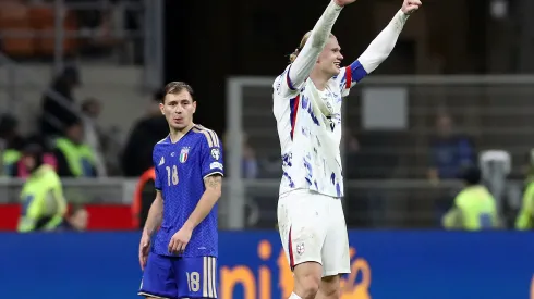 Noruega goleó a Italia con doblete de Haaland